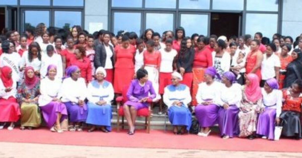 csm_First_Lady_with_women_from_all_denominations_that_attended_the_event_943fc30710