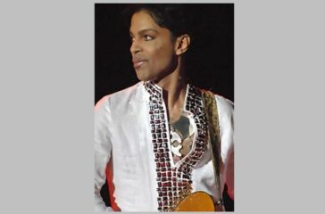 Prince_at_Coachella_001b