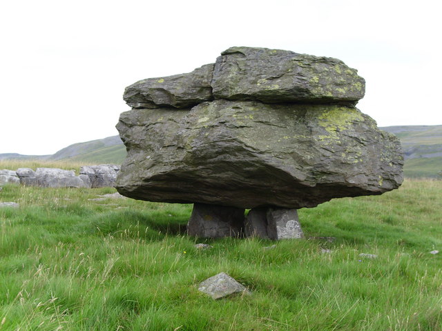 glacial_erratic_norber_-_geograph-org-uk_-_15033481