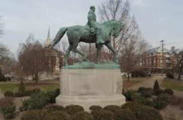 statue in Charlottesville