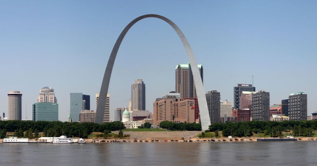 Wikipedia-St-Louis-STL_Skyline_2007_edit-2